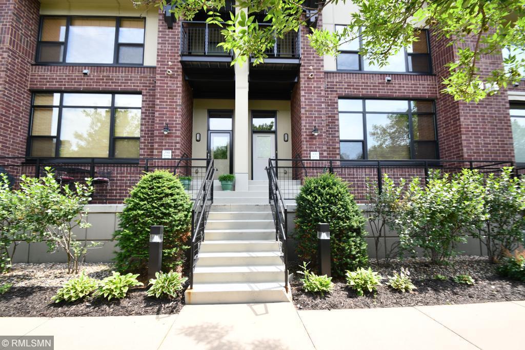 300 Spring Street - Photo 1