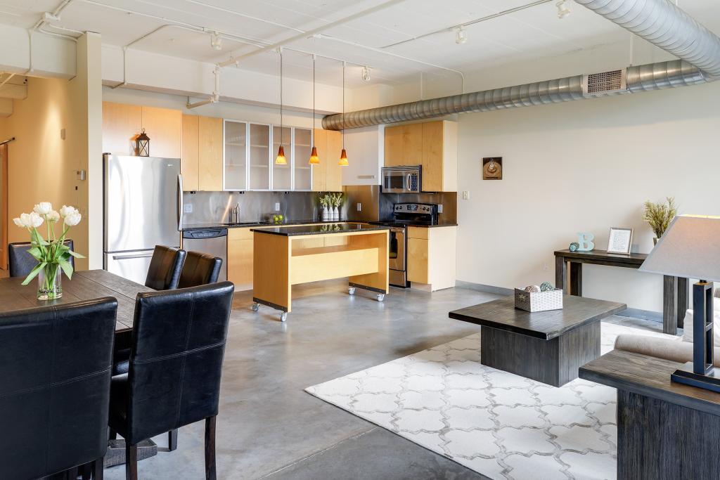 2929 Chicago Avenue - Photo 1