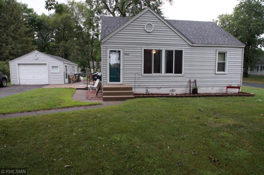 7944 Greenfield Avenue - Photo 1