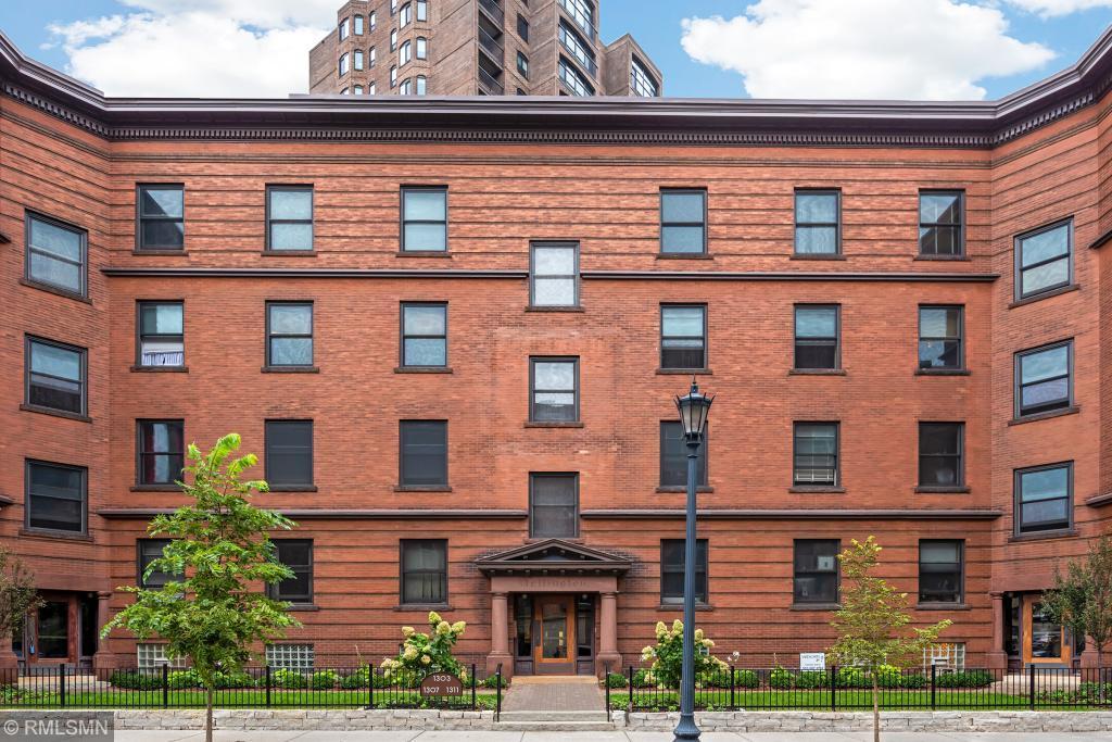 1311 Yale Place - Photo 1