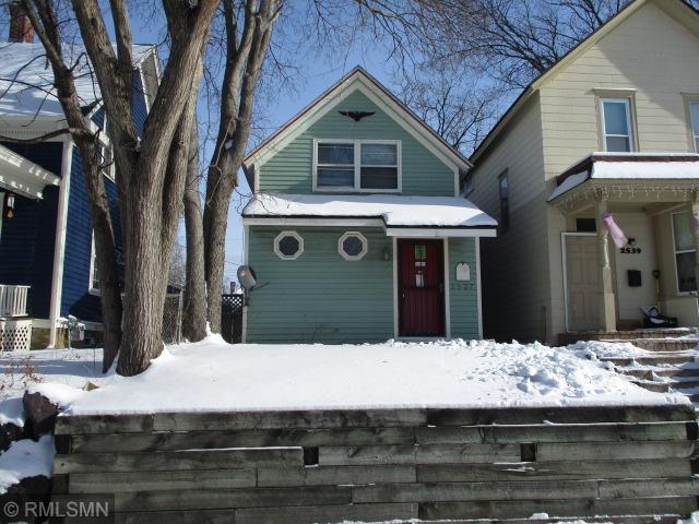 2537 12th Avenue - Photo 1
