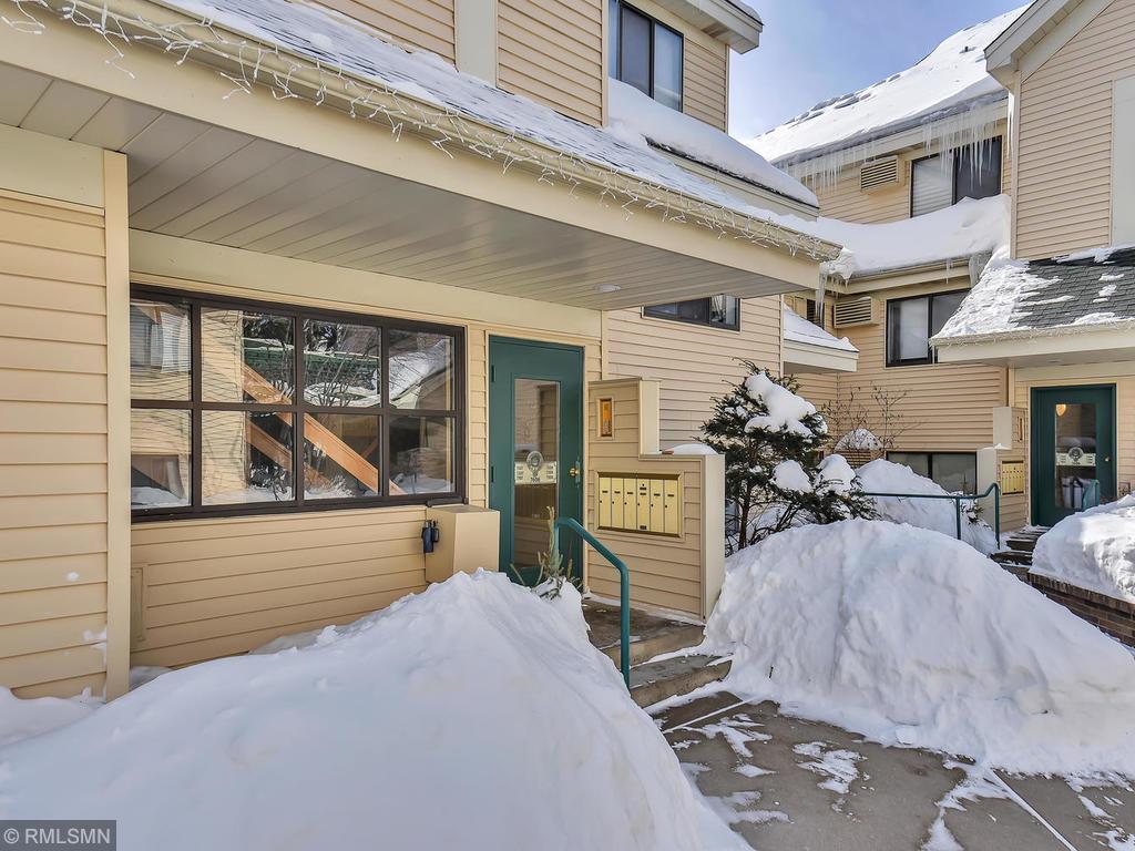 7606 York Avenue - Photo 1
