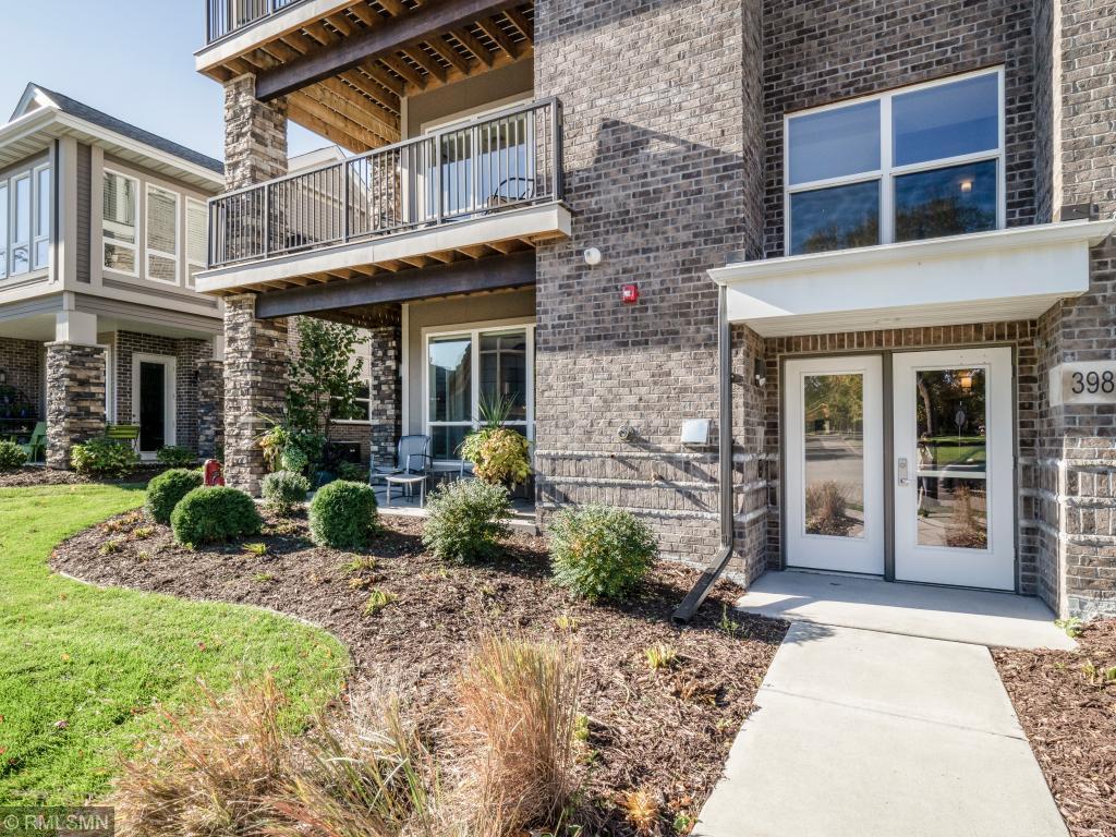 3986 Wooddale Avenue - Photo 1