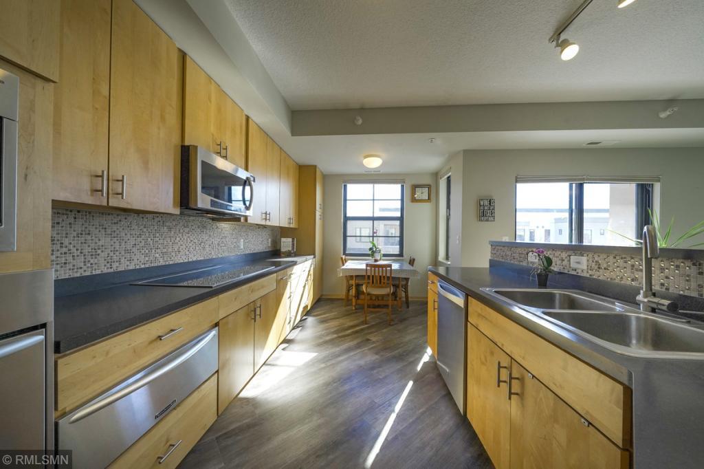 825 Berry Street - Photo 1