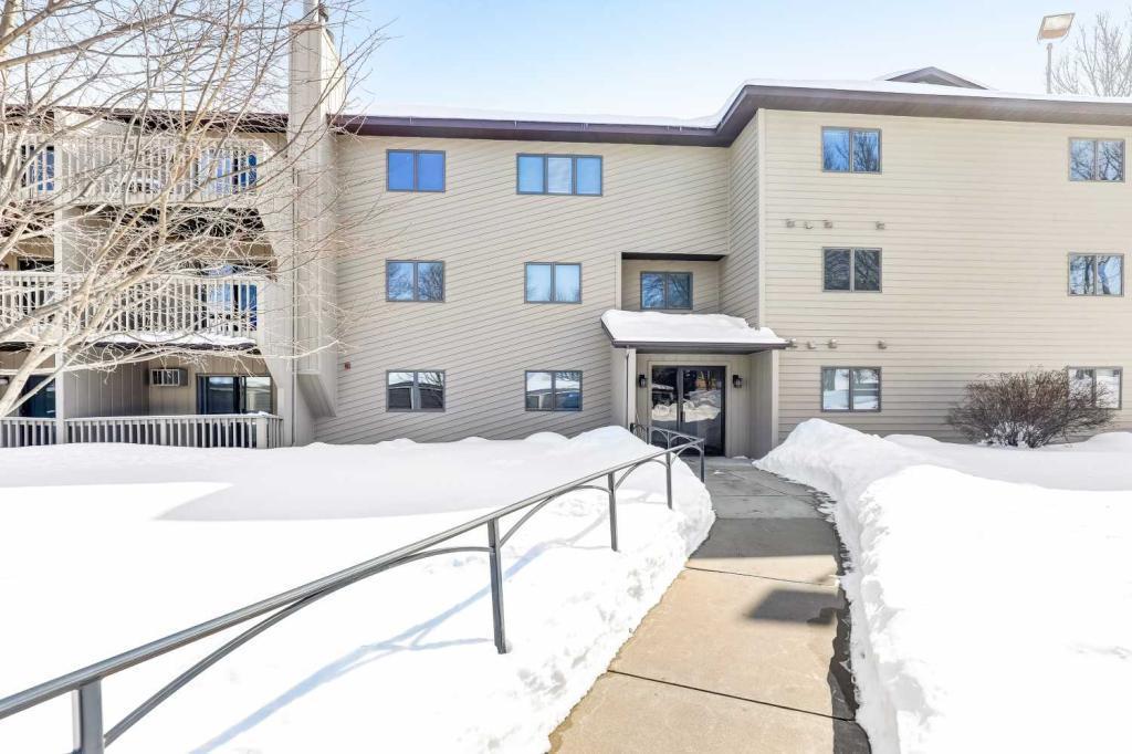 925 Bahls Drive - Photo 1