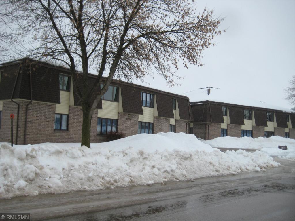 809 Maplehill Drive - Photo 1