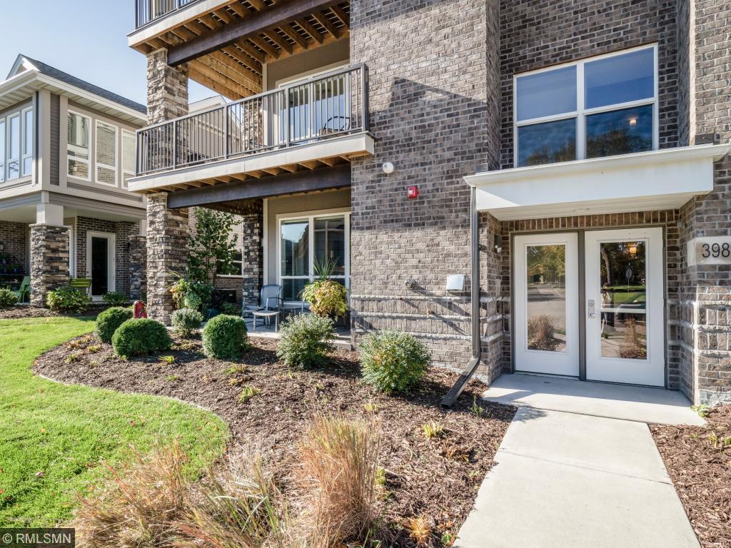 3986 Wooddale Avenue - Photo 1
