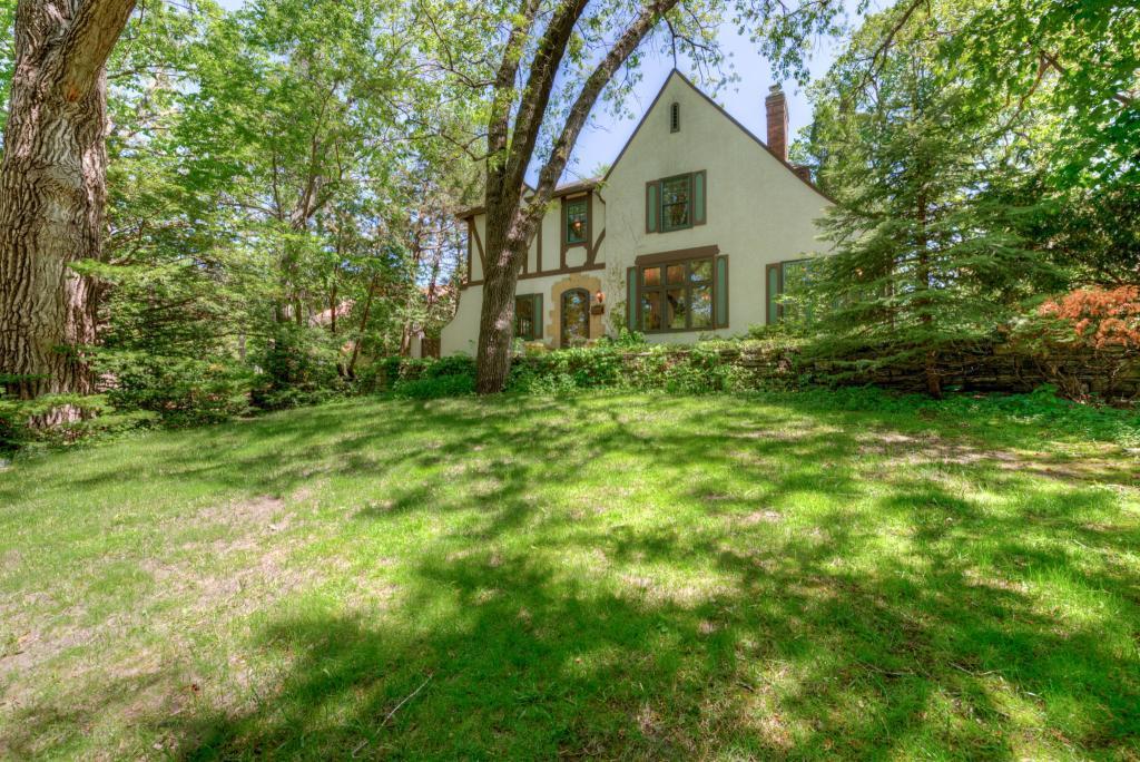 231 Elmwood Place - Photo 1