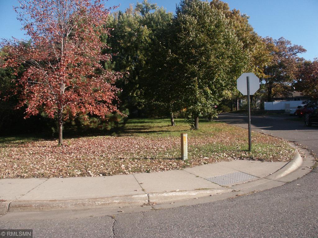 101 Hillcrest St. W - Photo 1