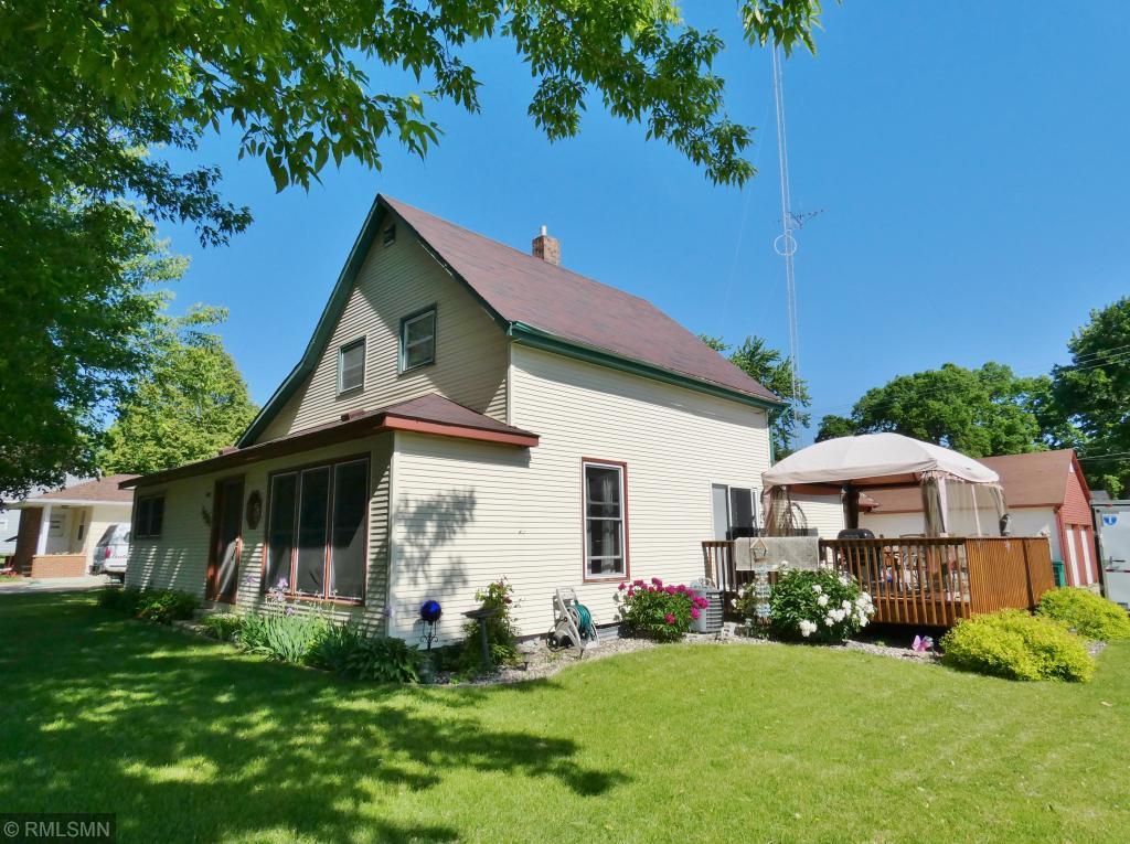 1931 10th Street - Photo 1
