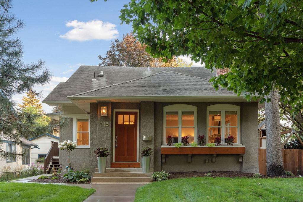 315 Busch Terrace - Photo 1