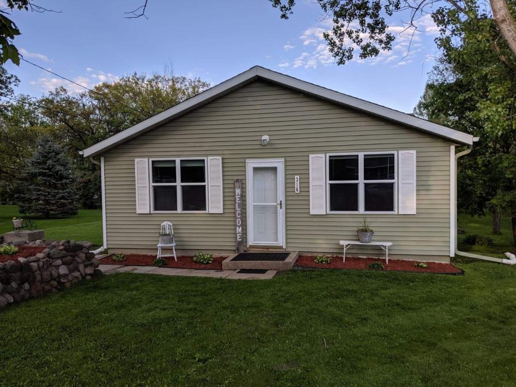 316 9th Avenue - Photo 1