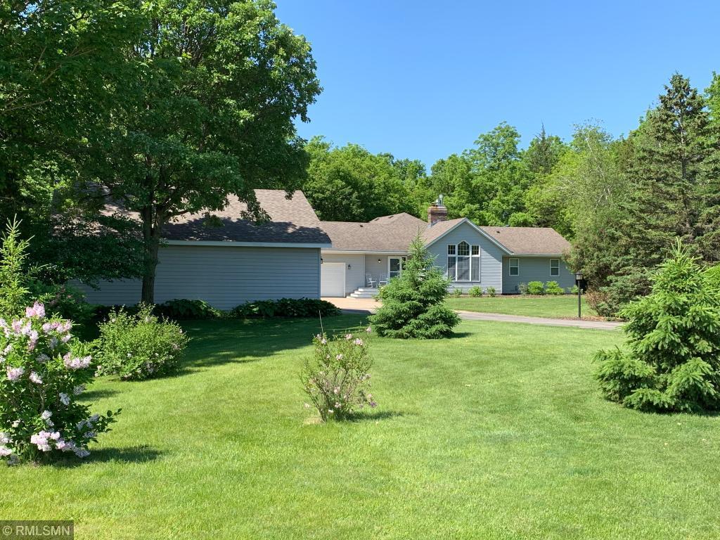 142 Woods Drive - Photo 1