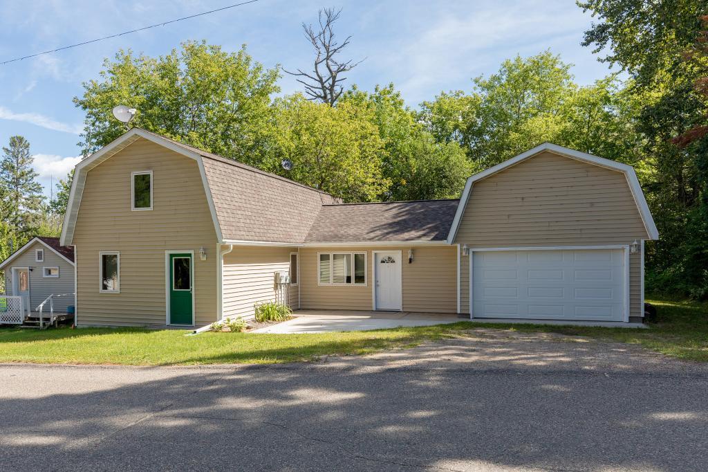 307 7th Street - Photo 1