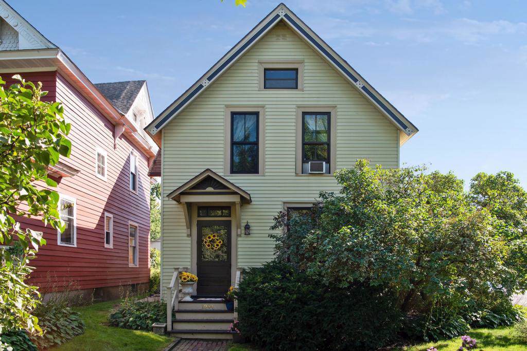 1944 Carroll Avenue - Photo 1