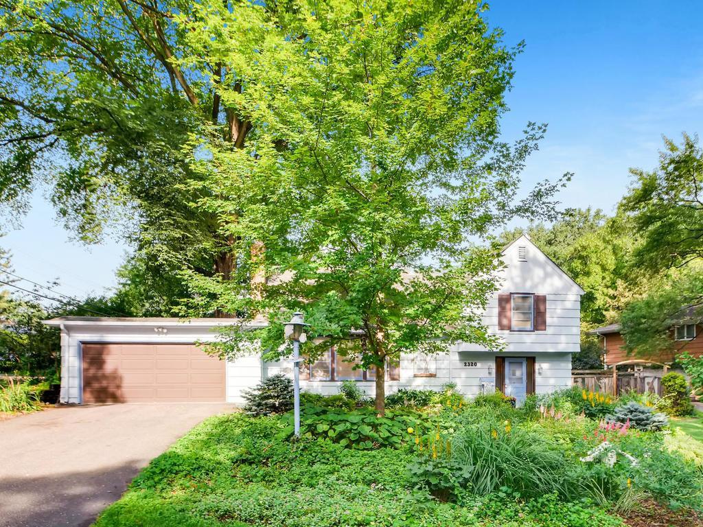 2320 Parklands Road - Photo 1