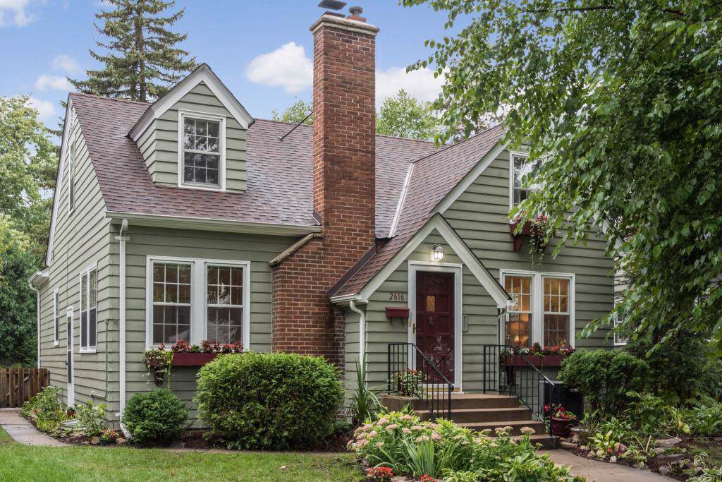 2616 Inglewood Avenue - Photo 1
