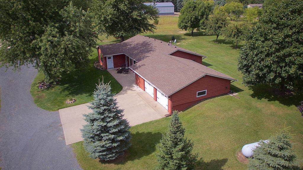 524 322nd Lane - Photo 1