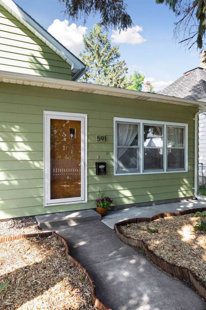 591 Sherburne Avenue - Photo 1
