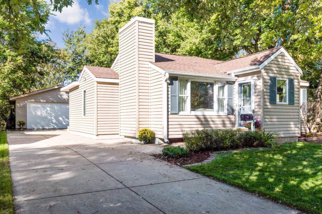 6614 Irving Avenue - Photo 1