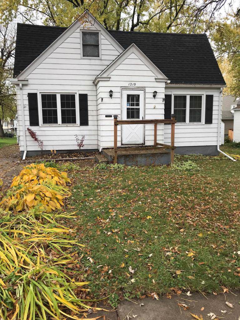 1210 Saint John Avenue - Photo 1
