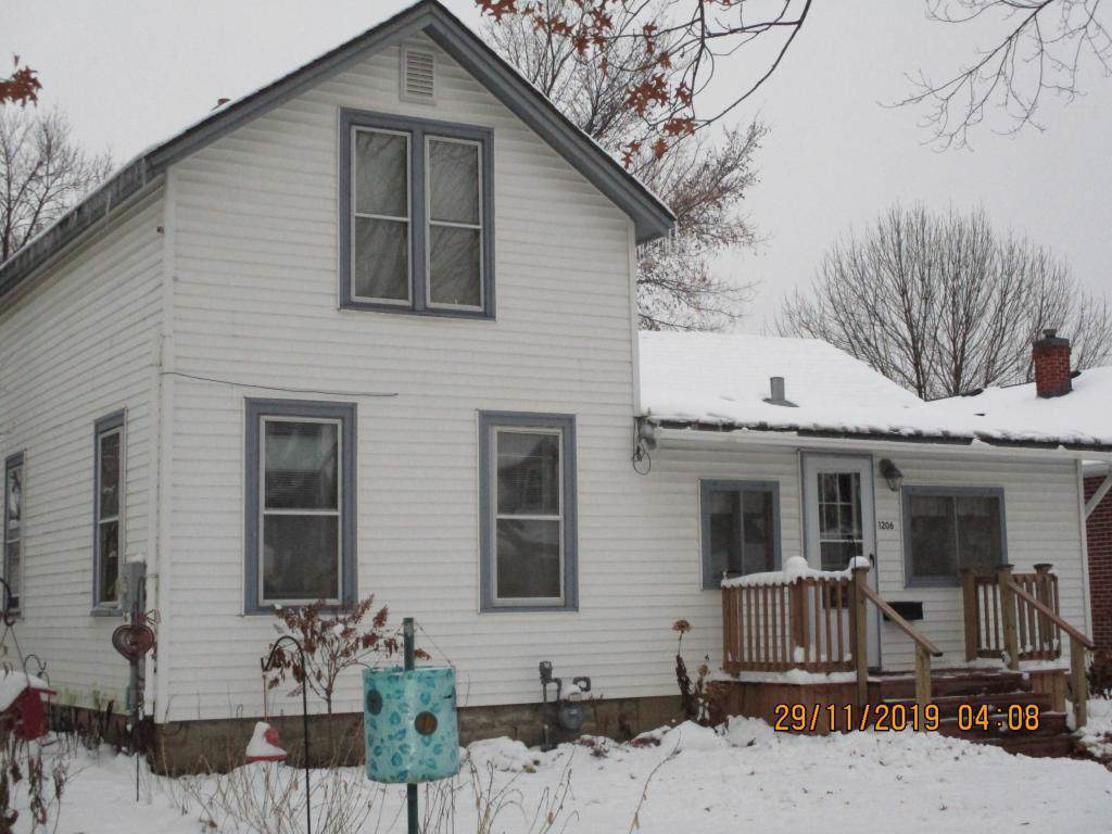 1206 5th Street - Photo 1