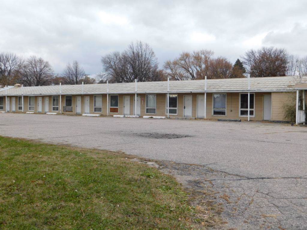 1205 Hwy 212 - Photo 1