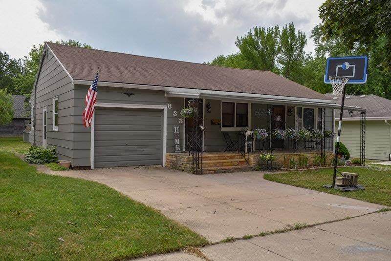 833 Redwood Drive - Photo 1