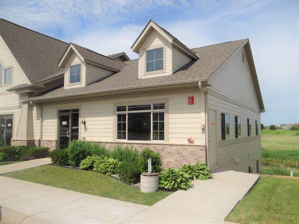 825 Meander Court - Photo 1