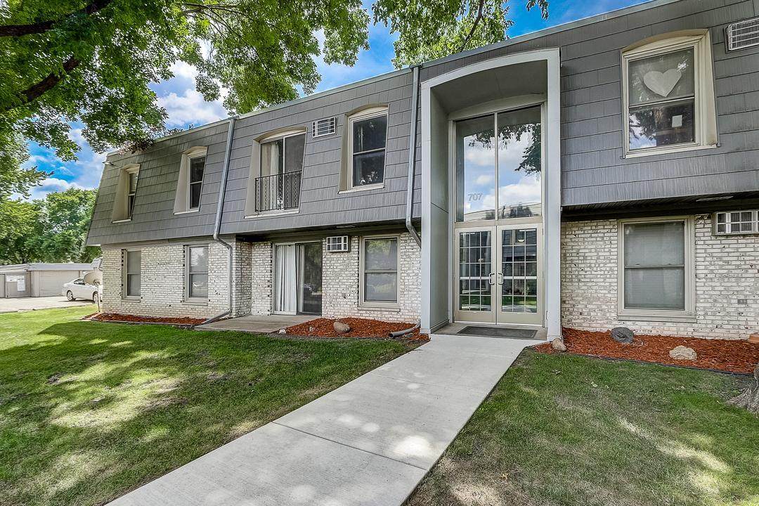 707 11th Avenue - Photo 1