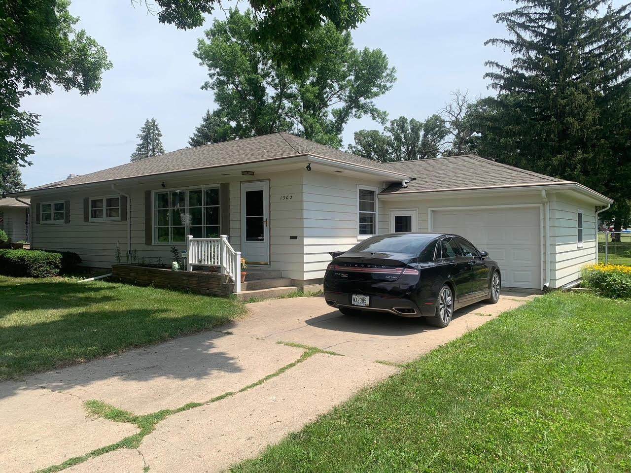1302 Marie Avenue - Photo 1