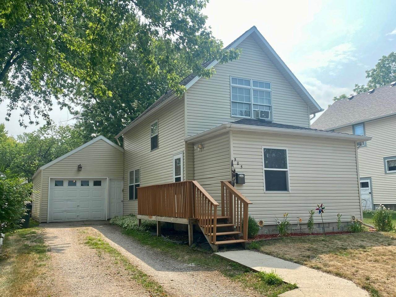 505 7th Street - Photo 1