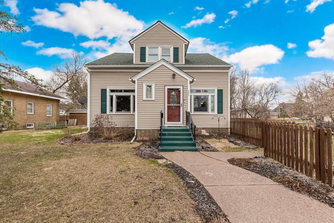 325 12th Street - Photo 1