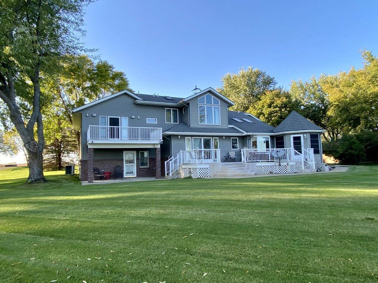 76 Lakeview Drive - Photo 1