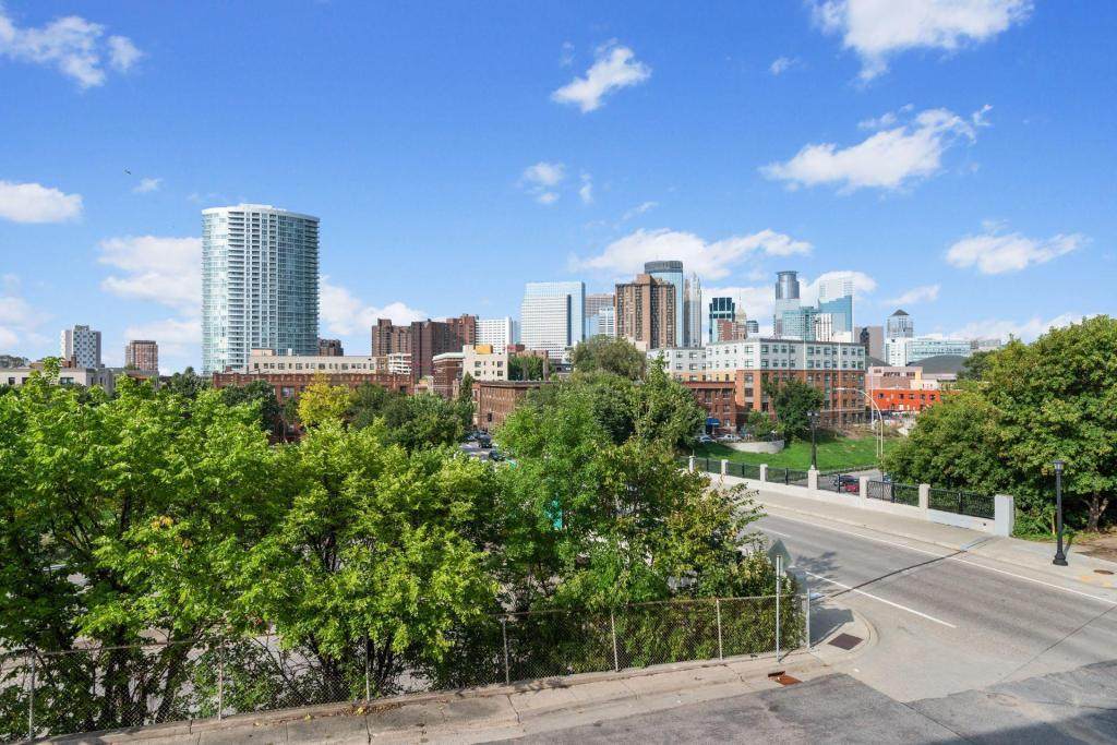 1800 Lasalle Avenue - Photo 1