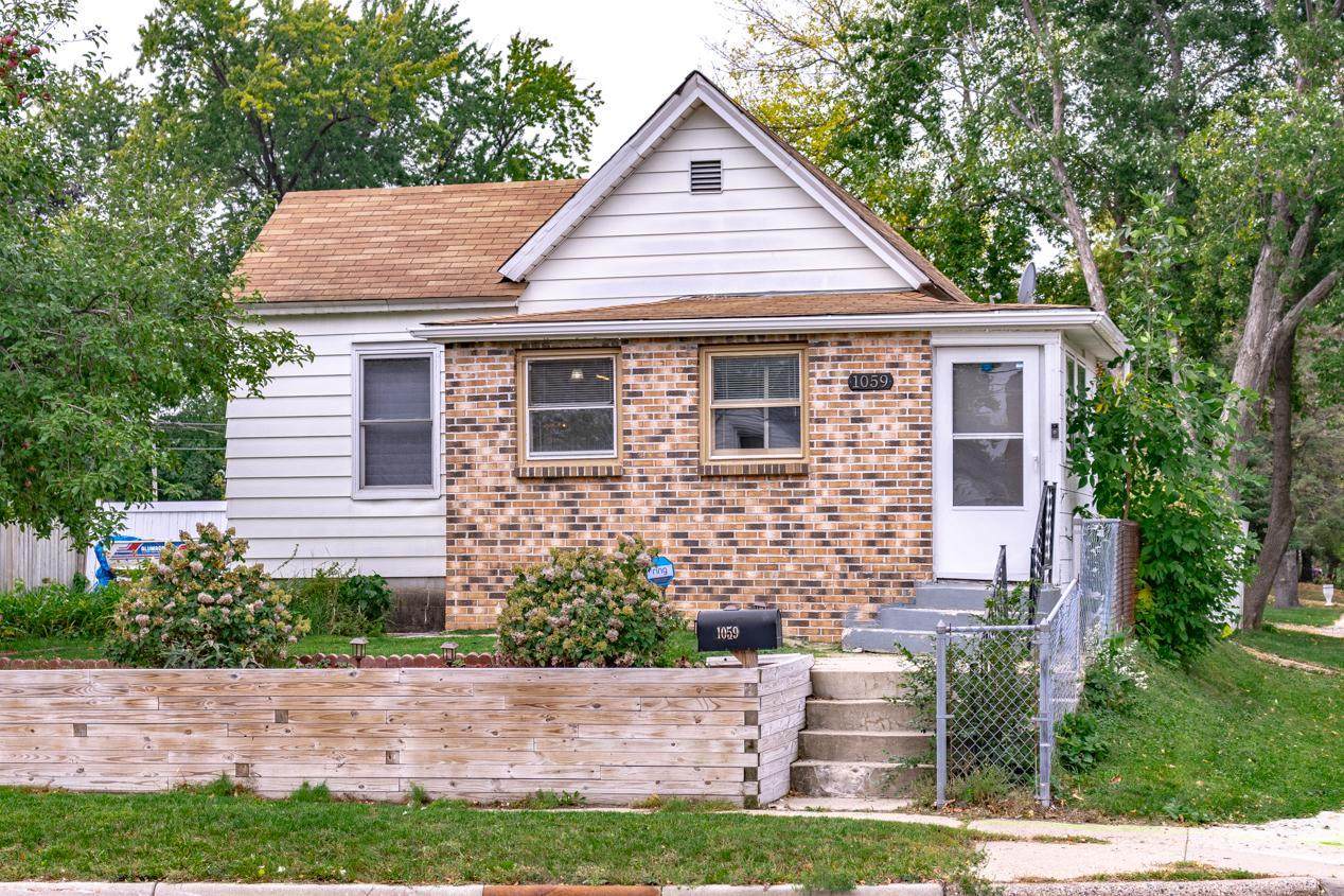 1059 Oakdale Avenue - Photo 1