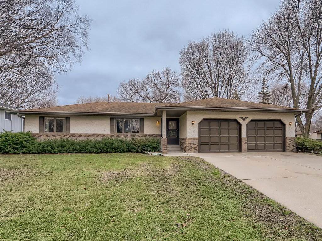 640 Thomas Avenue - Photo 1
