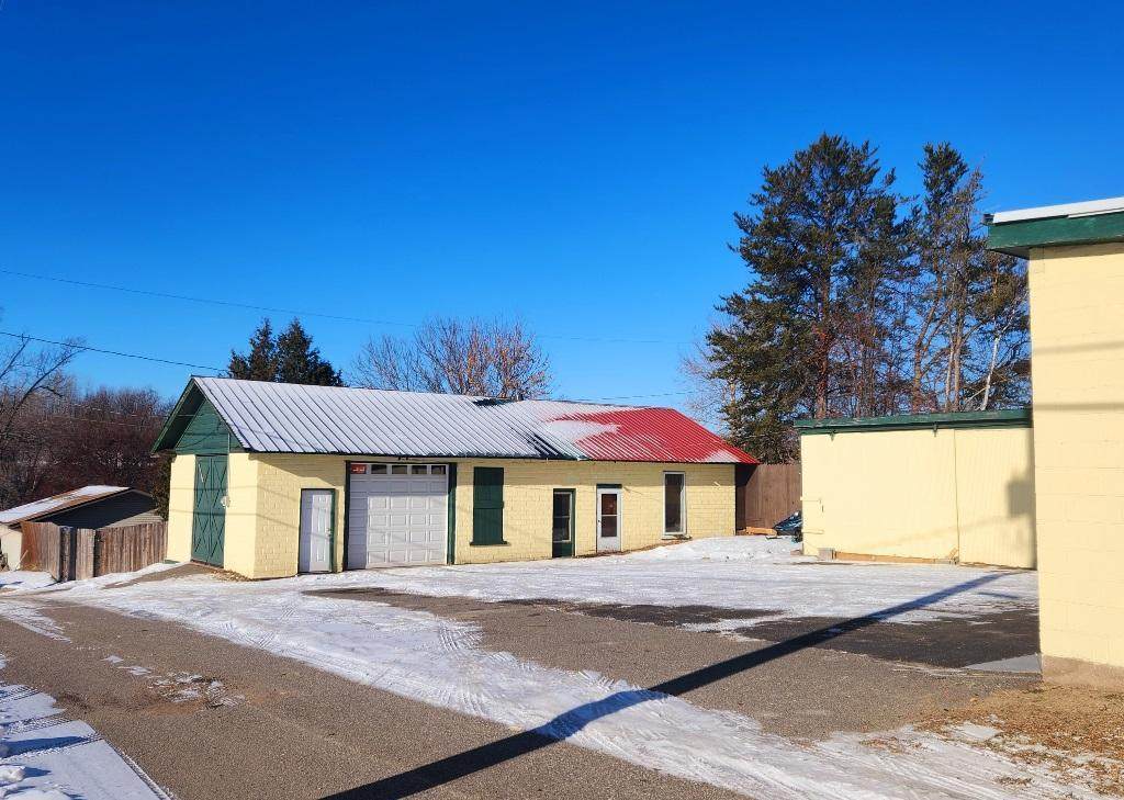 114 3rd Avenue - Photo 1