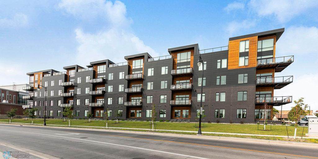 200 4th Avenue - Photo 1