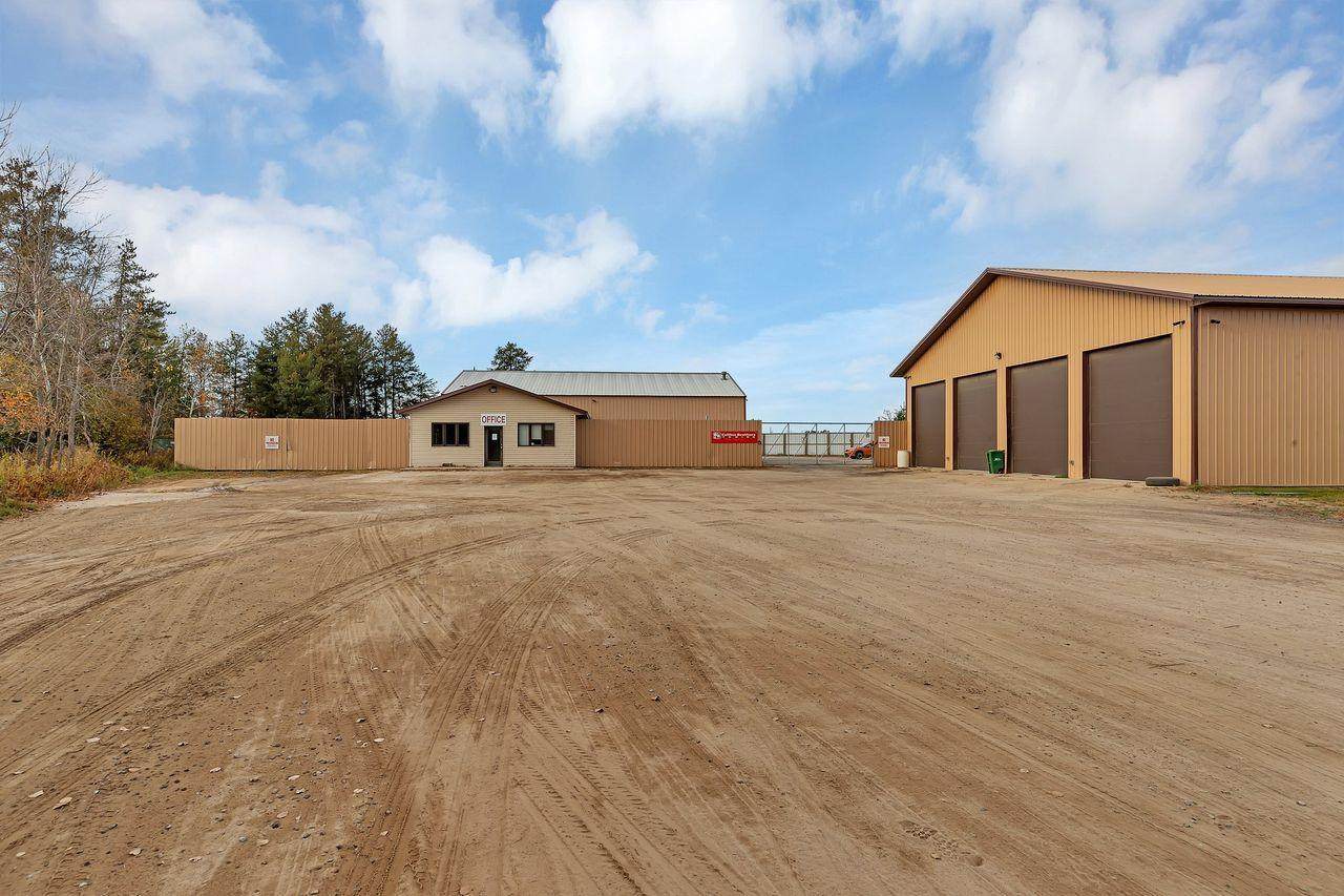 16609 371 Highway - Photo 1