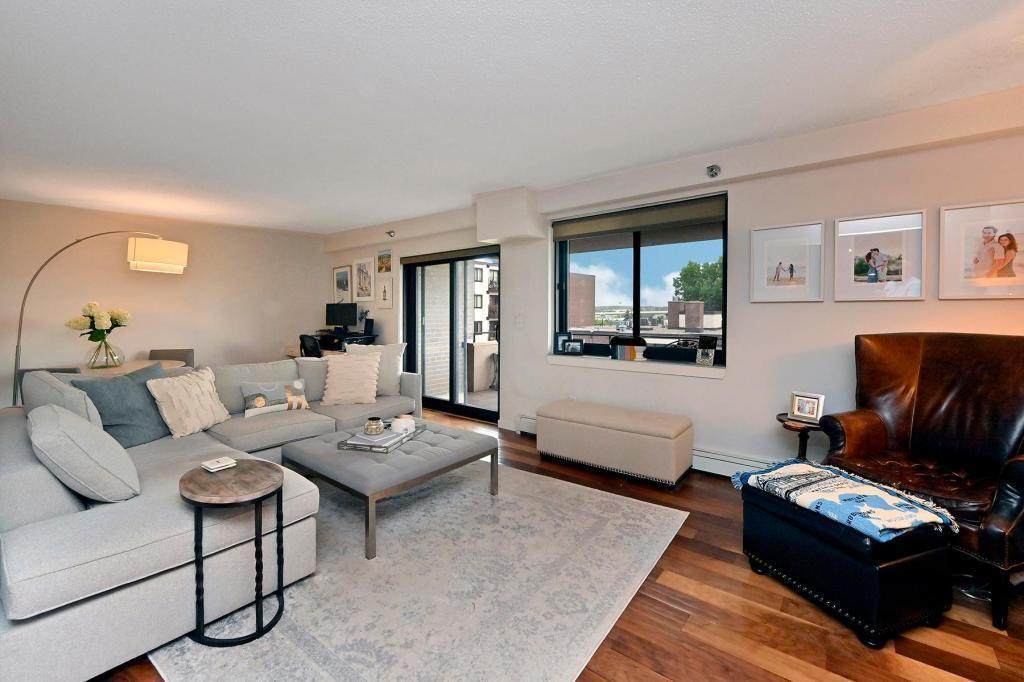 48 Groveland Terrace - Photo 1