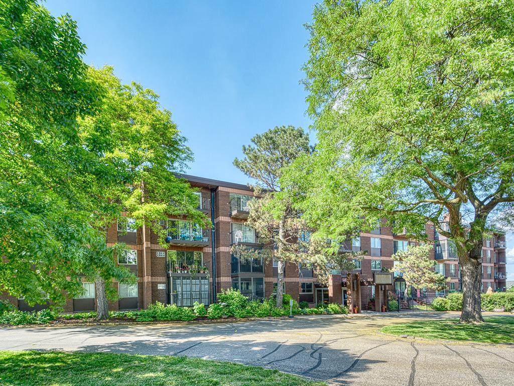 334 Cherokee Avenue - Photo 1
