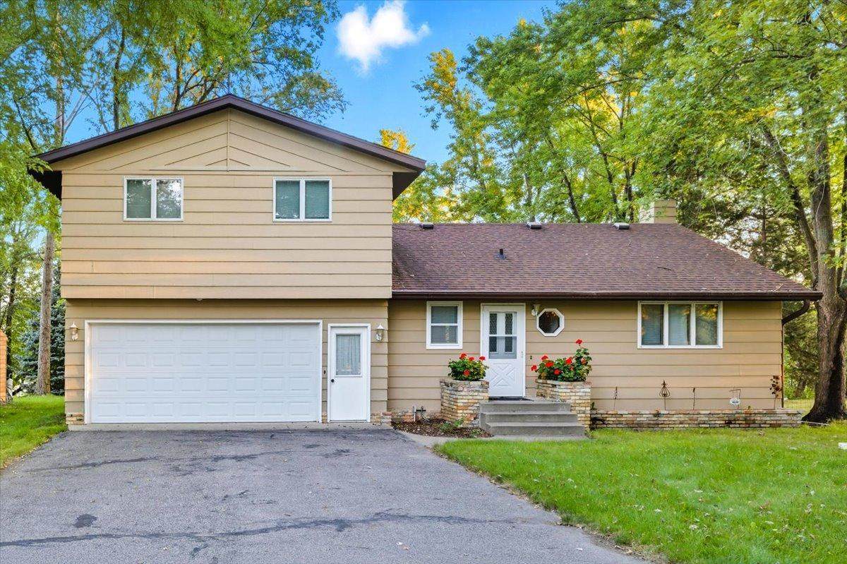 19526 Elmcrest Road - Photo 1