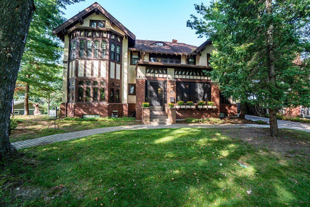 329 Park Circle - Photo 1