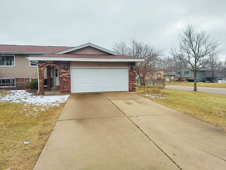 94 108th Avenue - Photo 1