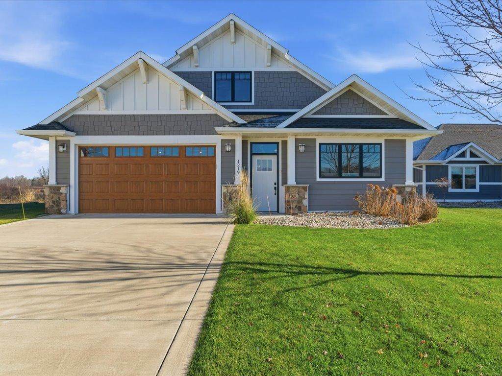 1219 Harbor Place - Photo 1