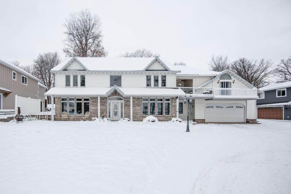 1082 Lake Drive - Photo 1