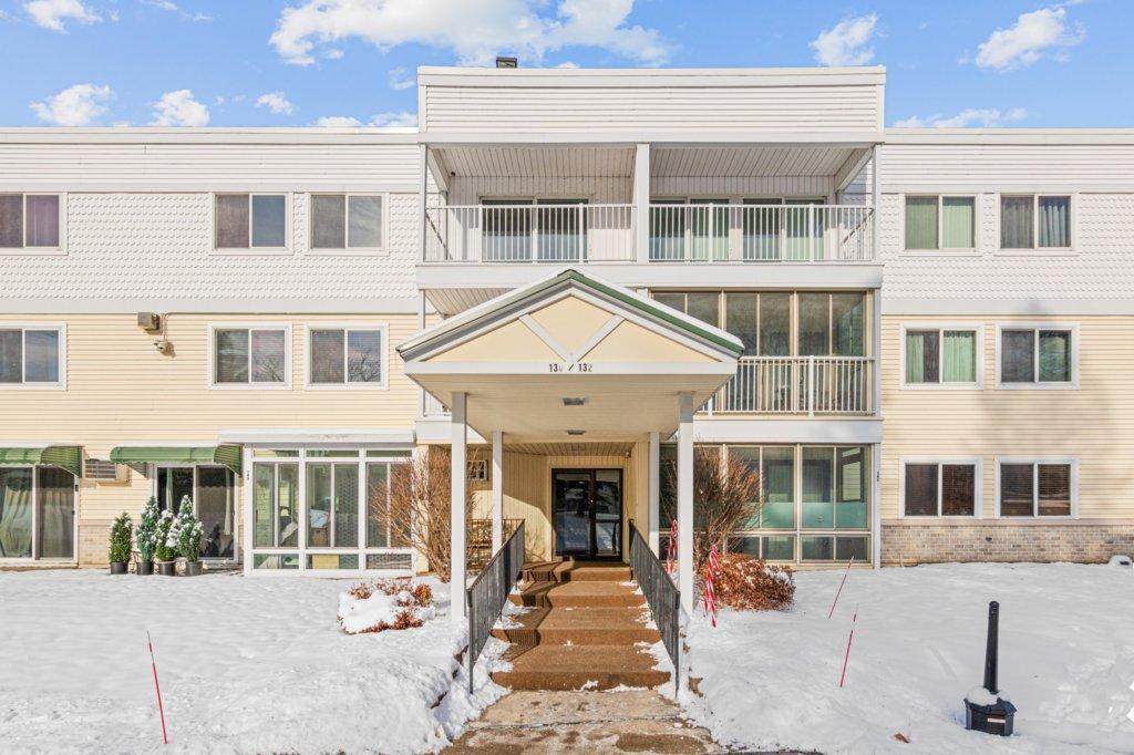 132 Demont Avenue - Photo 1