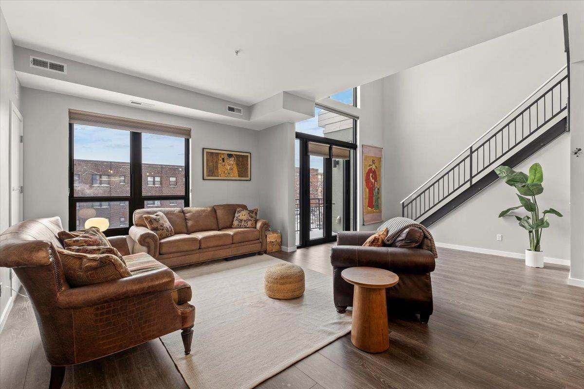 9 Franklin Avenue - Photo 1