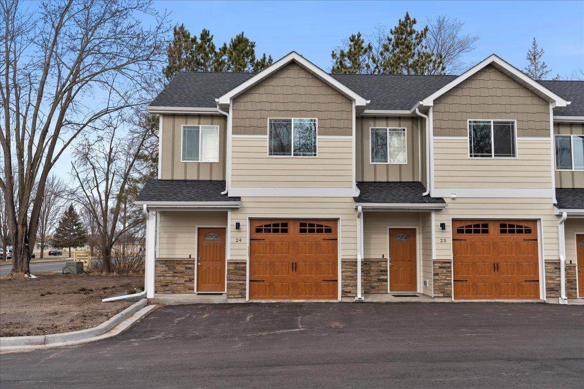 425 8th Street - Photo 1